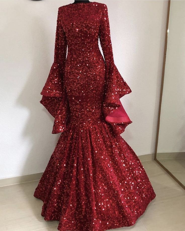 NiceVestidos - Robe longue à manches longues bleu roi à sequins, robe de bal bordeaux modeste NV6060