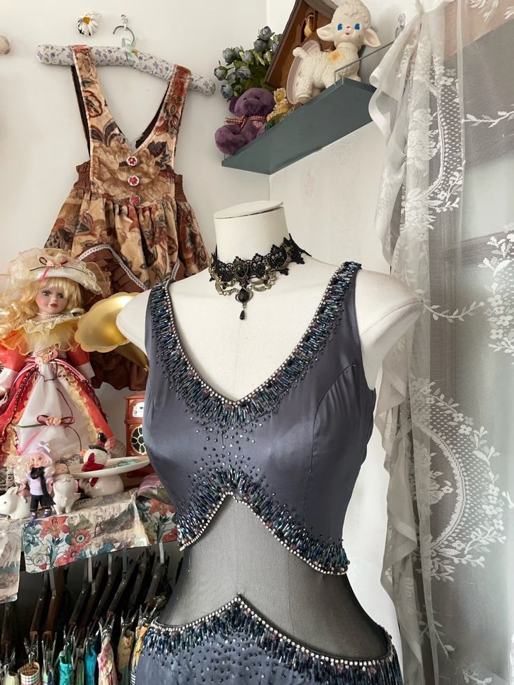 Gray Vintage Elegant Fashion Exquisite Beaded Halter Long Floor Length Mermaid Slim Fit Satin Evening Gown Prom Dress Ball Gown Party Dress nv3912