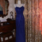 Robe longue sirène bleu roi à paillettes et perles, ornée d'un caraco et de perles - Robe élégante pour dîner et cocktail NV6369