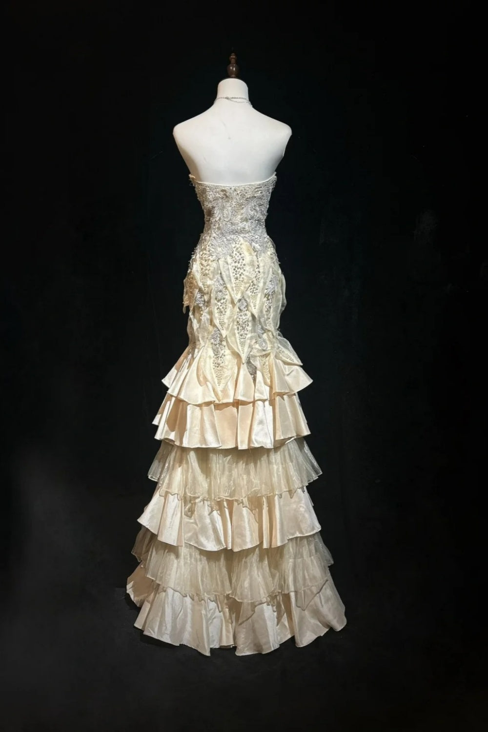Robe de soirée longue, luxueuse et somptueuse, ornée de perles exquises (NV6576)