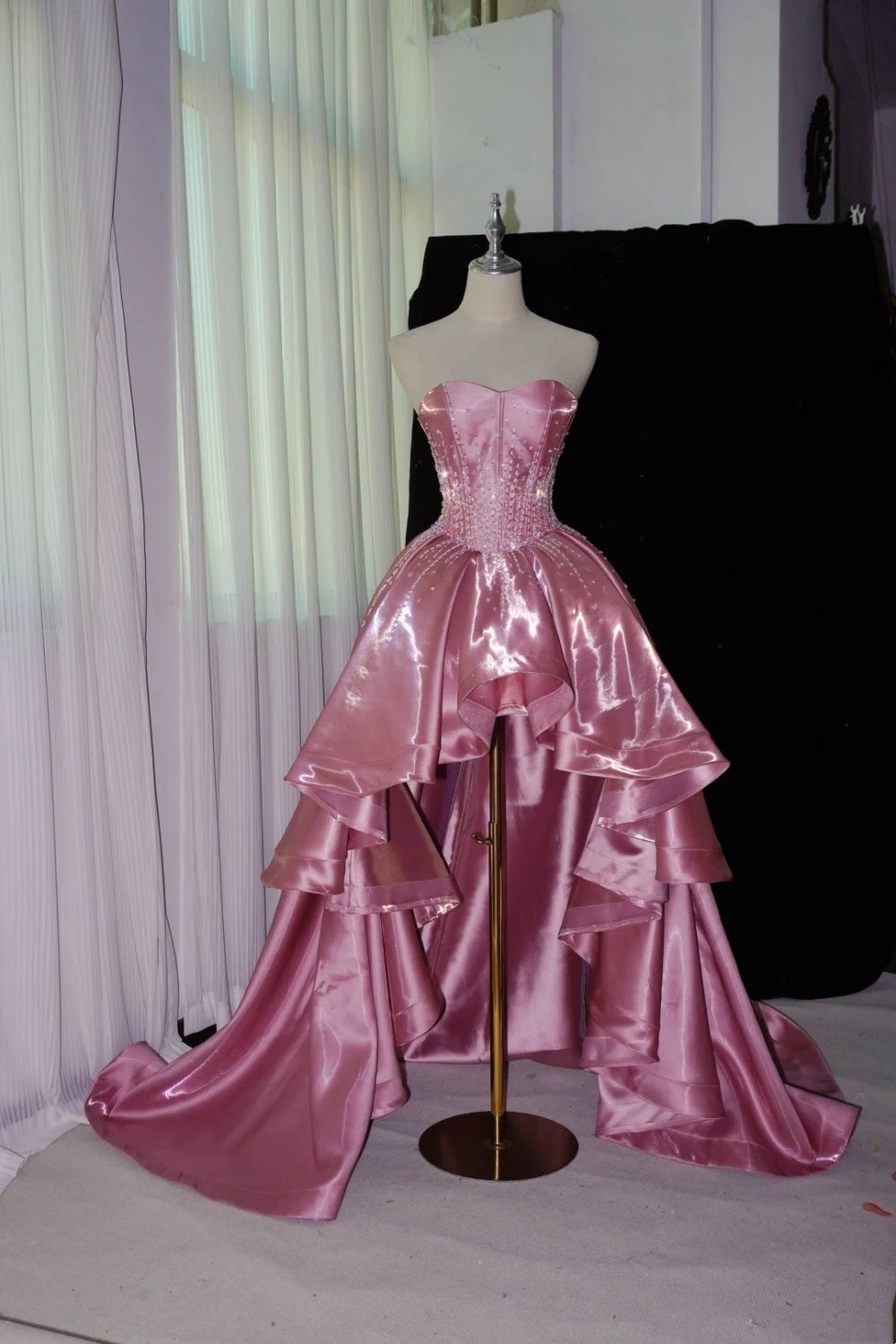 Robe de soirée raffinée et élégante, modèle NV6722