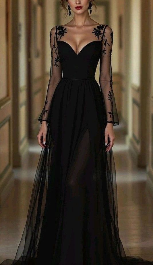 Robe longue de soirée sexy en tulle noir brodé à manches transparentes : décolleté en V plongeant, jupe fendue sur le côté NV6434