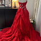 Robe de soirée rouge satinée à traîne | Style cour vintage orné | Robe de cocktail NV6316