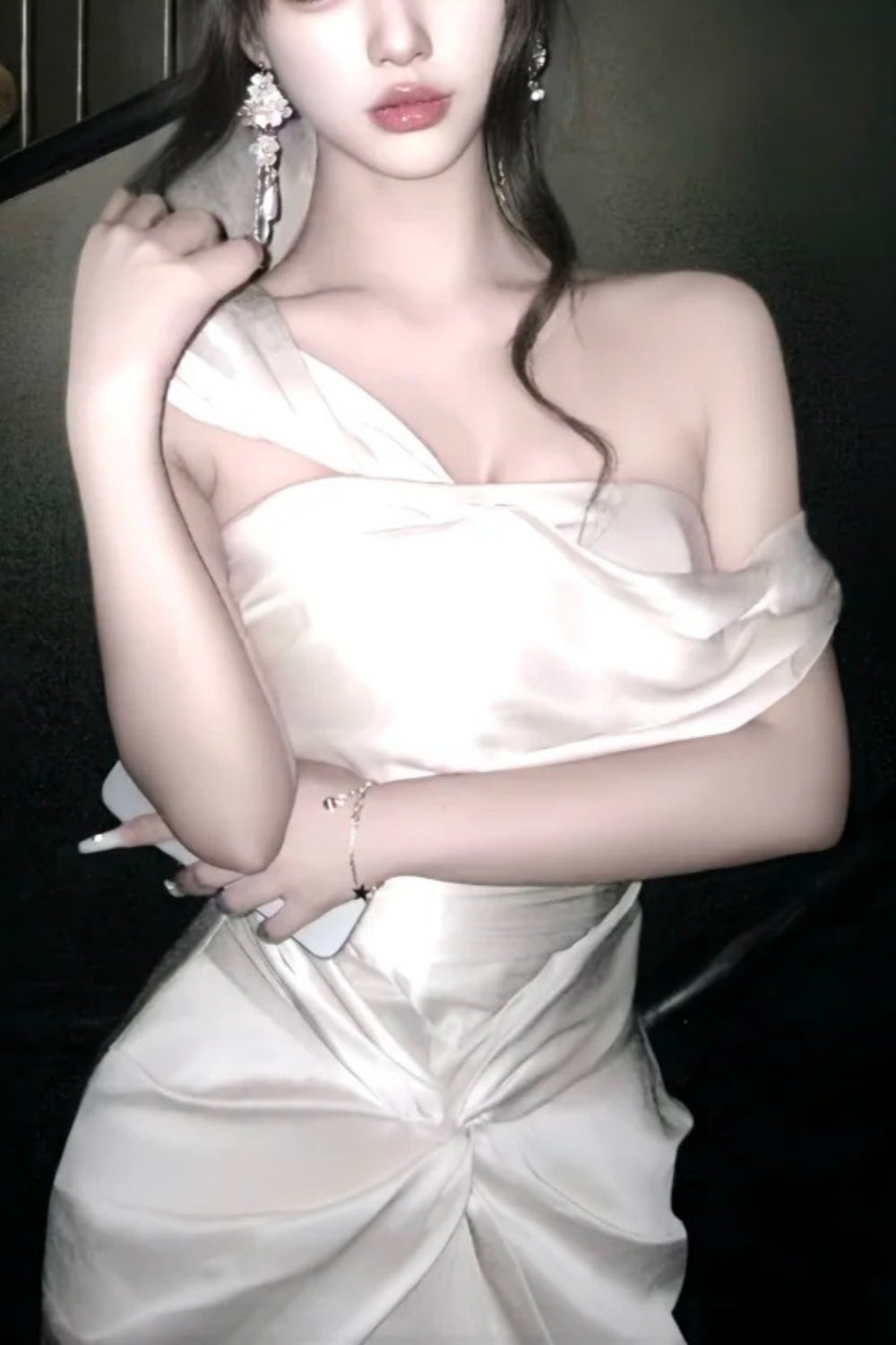 Robe de soirée élégante en satin Champagne Moonlight, asymétrique et torsadée, avec traîne (NV6856)