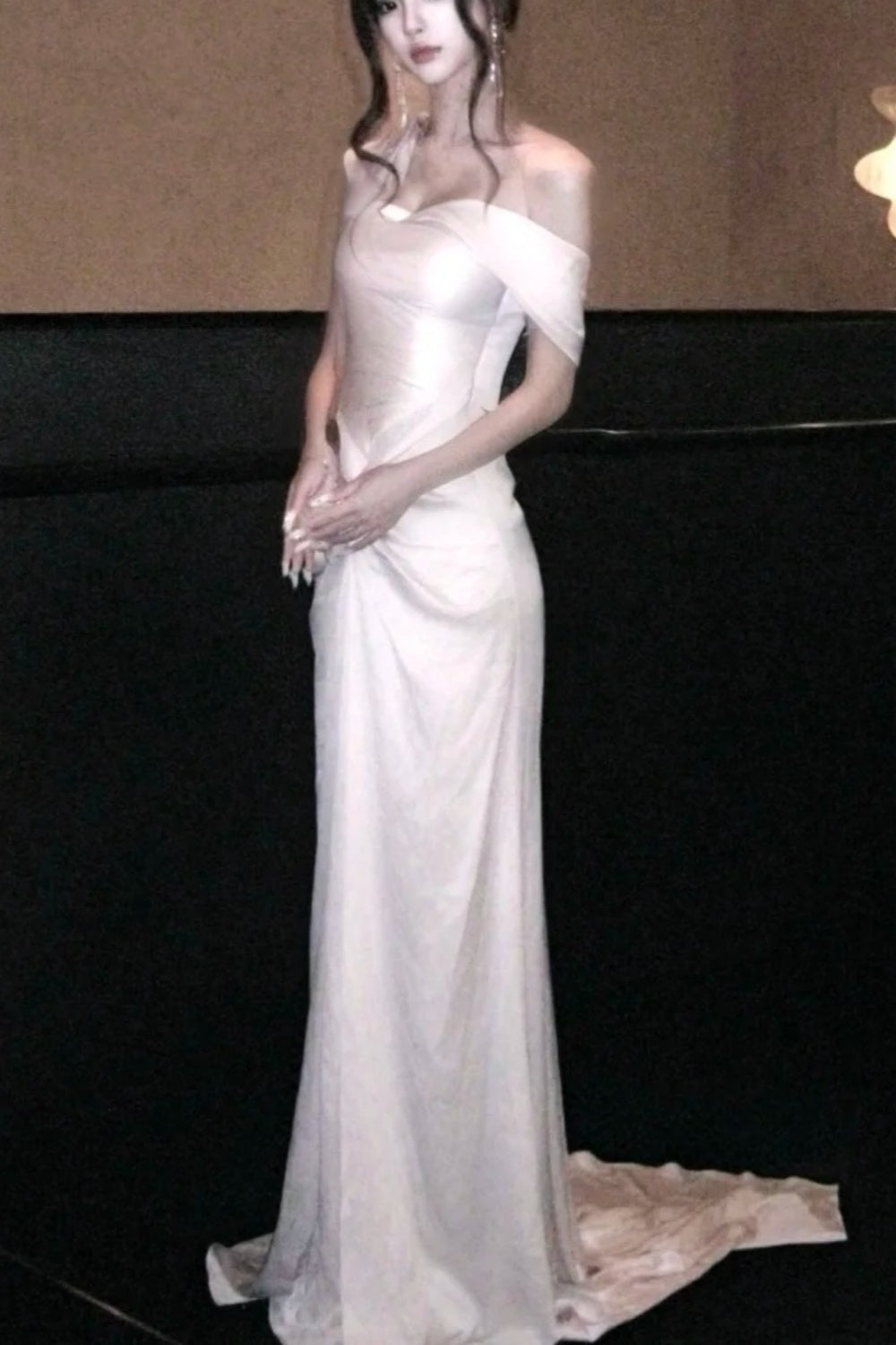 Robe de soirée élégante en satin Champagne Moonlight, asymétrique et torsadée, avec traîne (NV6856)