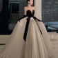NiceVestidos - Robe longue simple et élégante noire et blanche NV6071