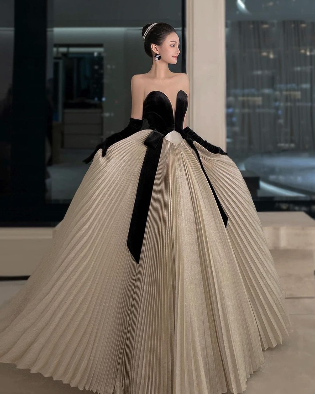 NiceVestidos - Robe longue simple et élégante noire et blanche NV6071