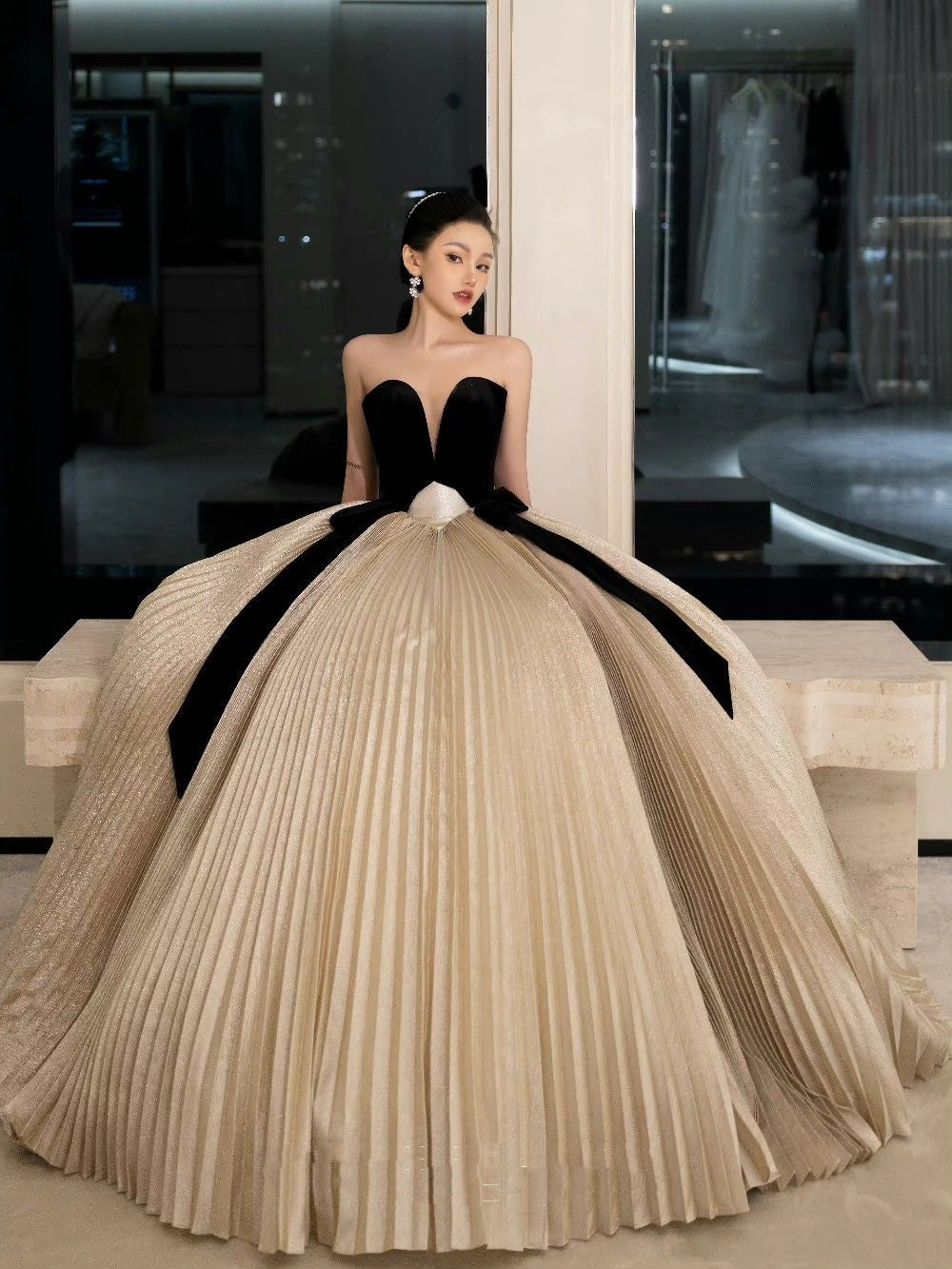 NiceVestidos - Robe longue simple et élégante noire et blanche NV6071