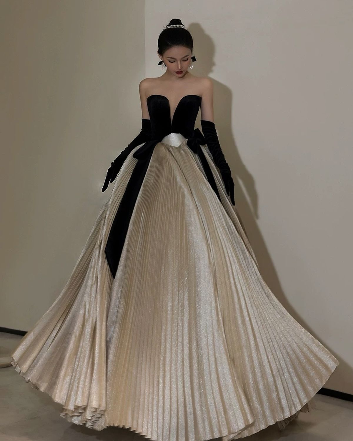 NiceVestidos - Robe longue simple et élégante noire et blanche NV6071
