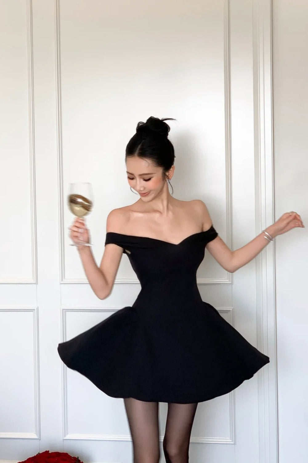 Hepburn-style Black Off-the-shoulder Mini Dress: Backless Waist, Puffy Skirt, Diva-style Evening Gown NV6413