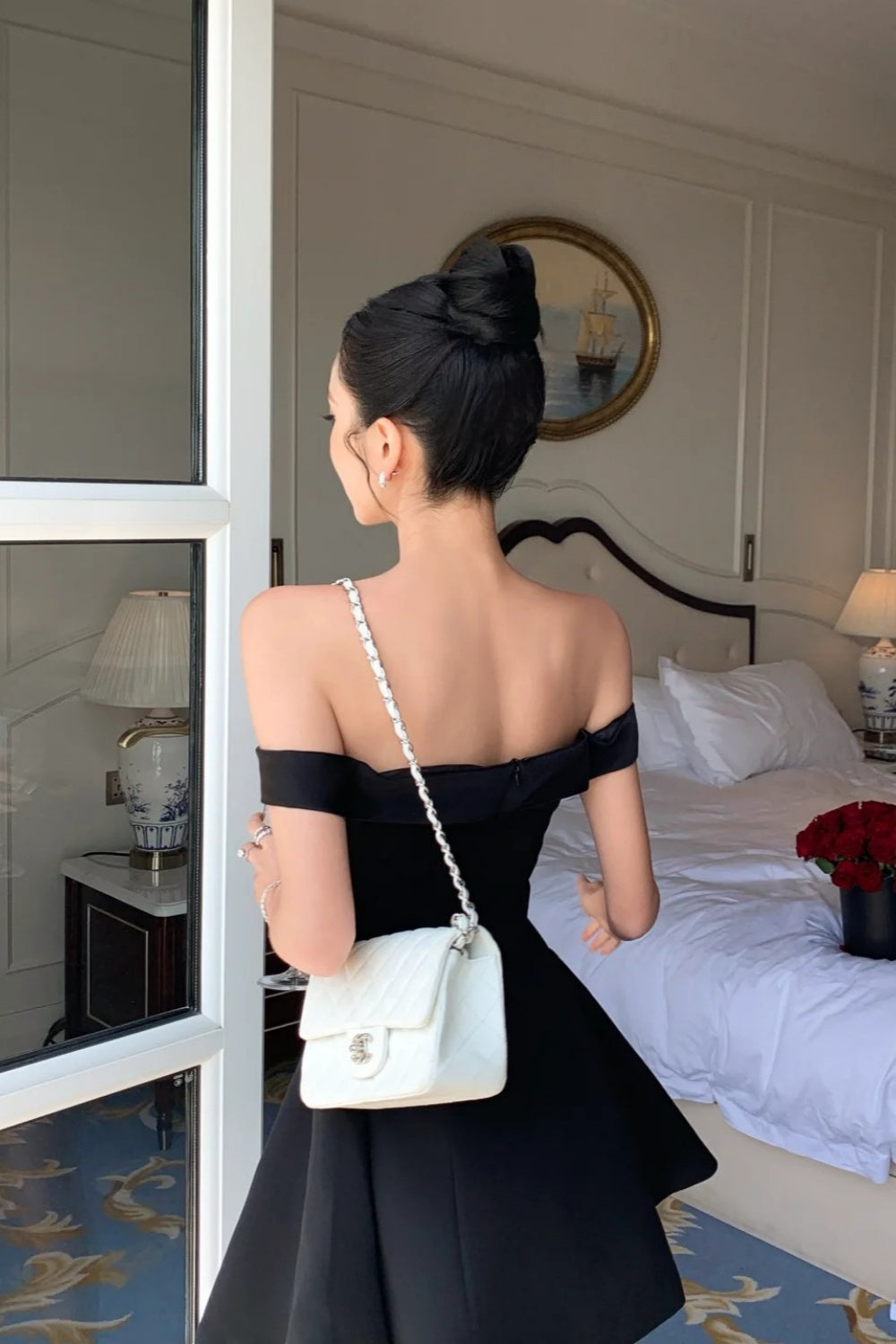 Hepburn-style Black Off-the-shoulder Mini Dress: Backless Waist, Puffy Skirt, Diva-style Evening Gown NV6413