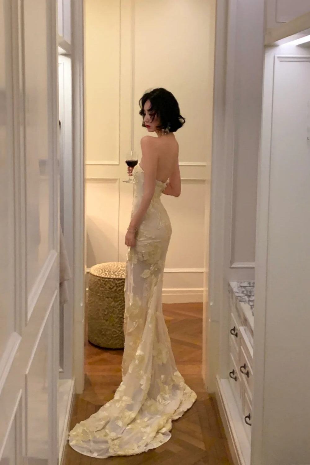 Robe brodée style diva française : tulle transparent, longue traîne, robe de soirée haut de gamme NV6415