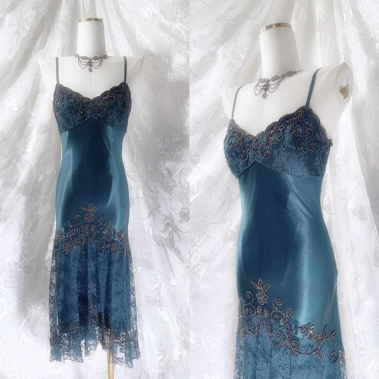 Superbe robe de bal rétro en mousseline de soie bleue exquise à bretelles spaghetti et perles NV5412