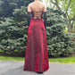 Robe gothique longue sans manches, bustier, en satin bordeaux orné de perles, NiceVestidos NV6178