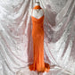 Robe de soirée longue en mousseline de soie orange exquise avec bretelles spaghetti et perles NV5413