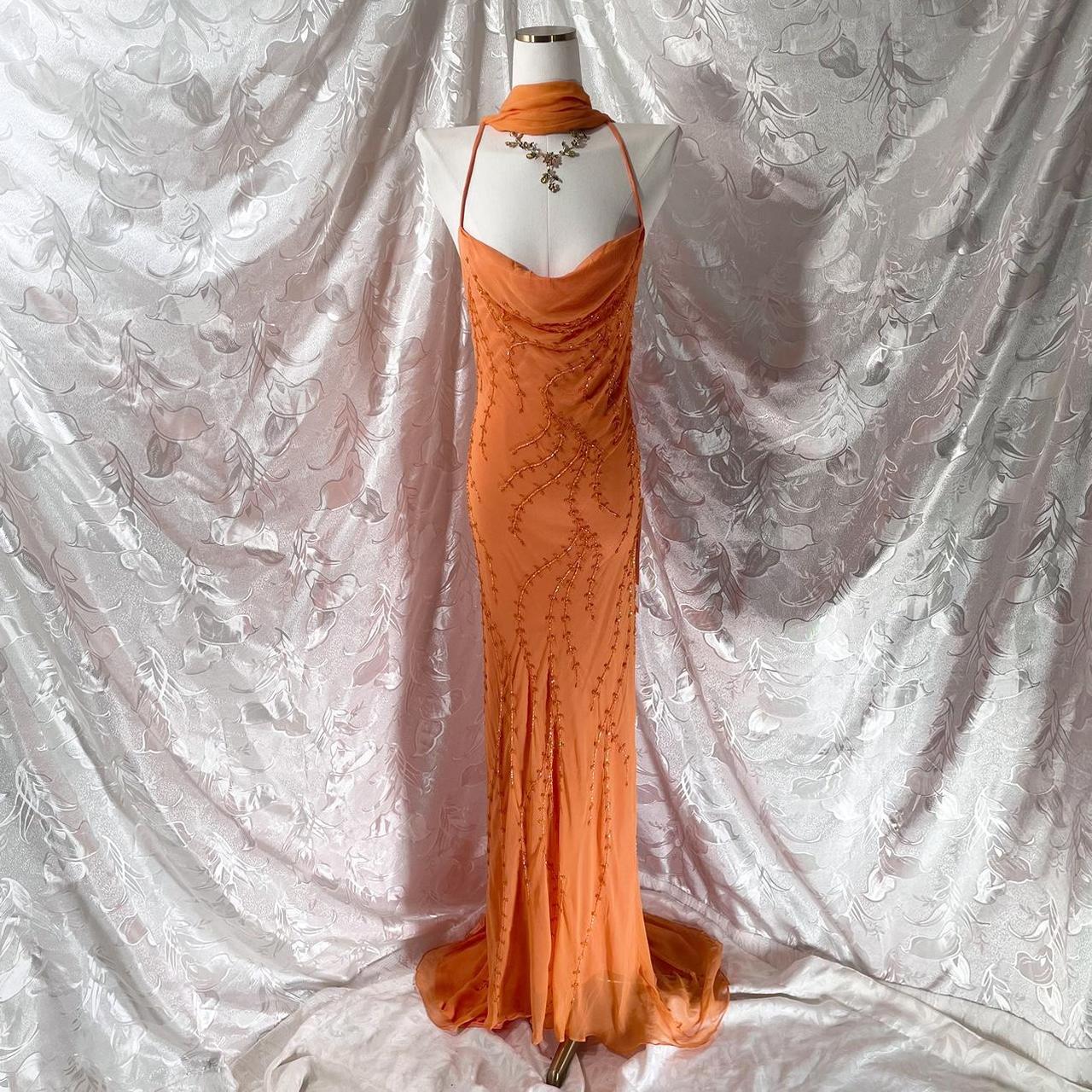 Robe de soirée longue en mousseline de soie orange exquise avec bretelles spaghetti et perles NV5413