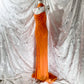 Robe de soirée longue en mousseline de soie orange exquise avec bretelles spaghetti et perles NV5413