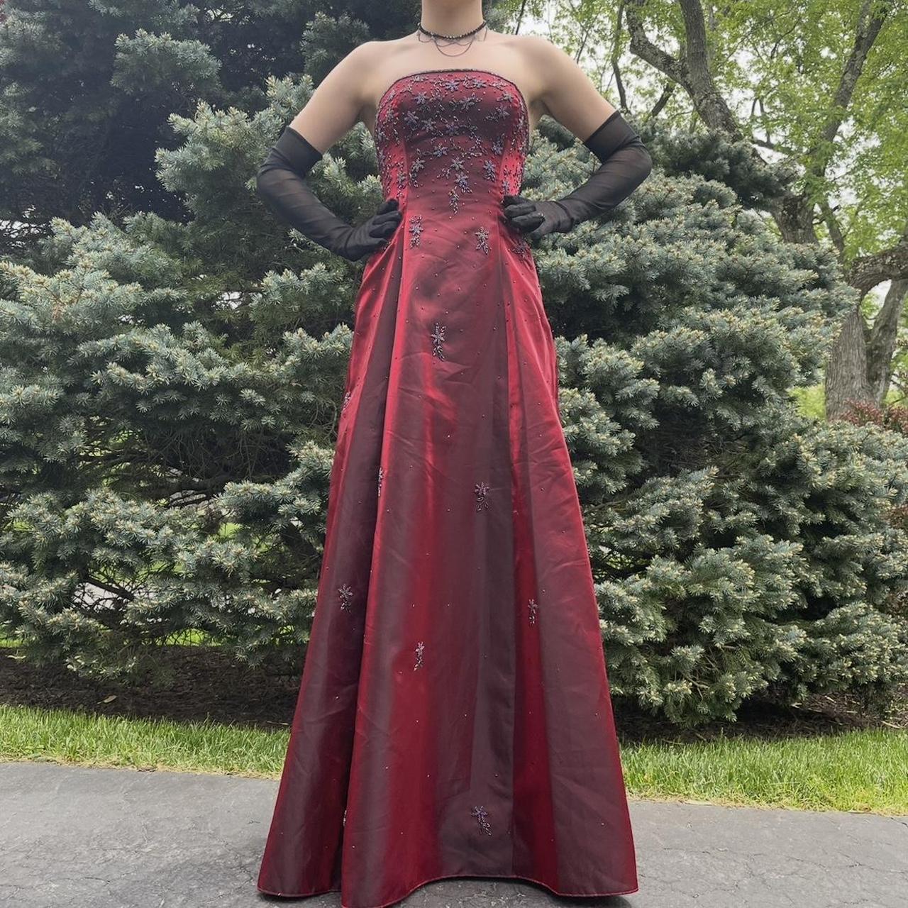 Robe gothique longue sans manches, bustier, en satin bordeaux orné de perles, NiceVestidos NV6178