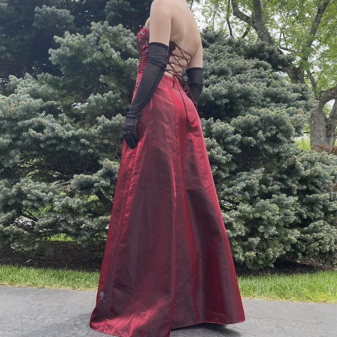 Robe gothique longue sans manches, bustier, en satin bordeaux orné de perles, NiceVestidos NV6178
