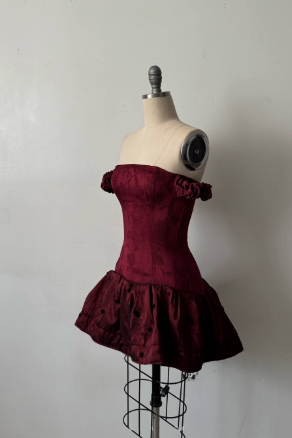 NiceVestidos-Burgundy Exquisite Beaded Short Satin Formal Prom Dress NV6156