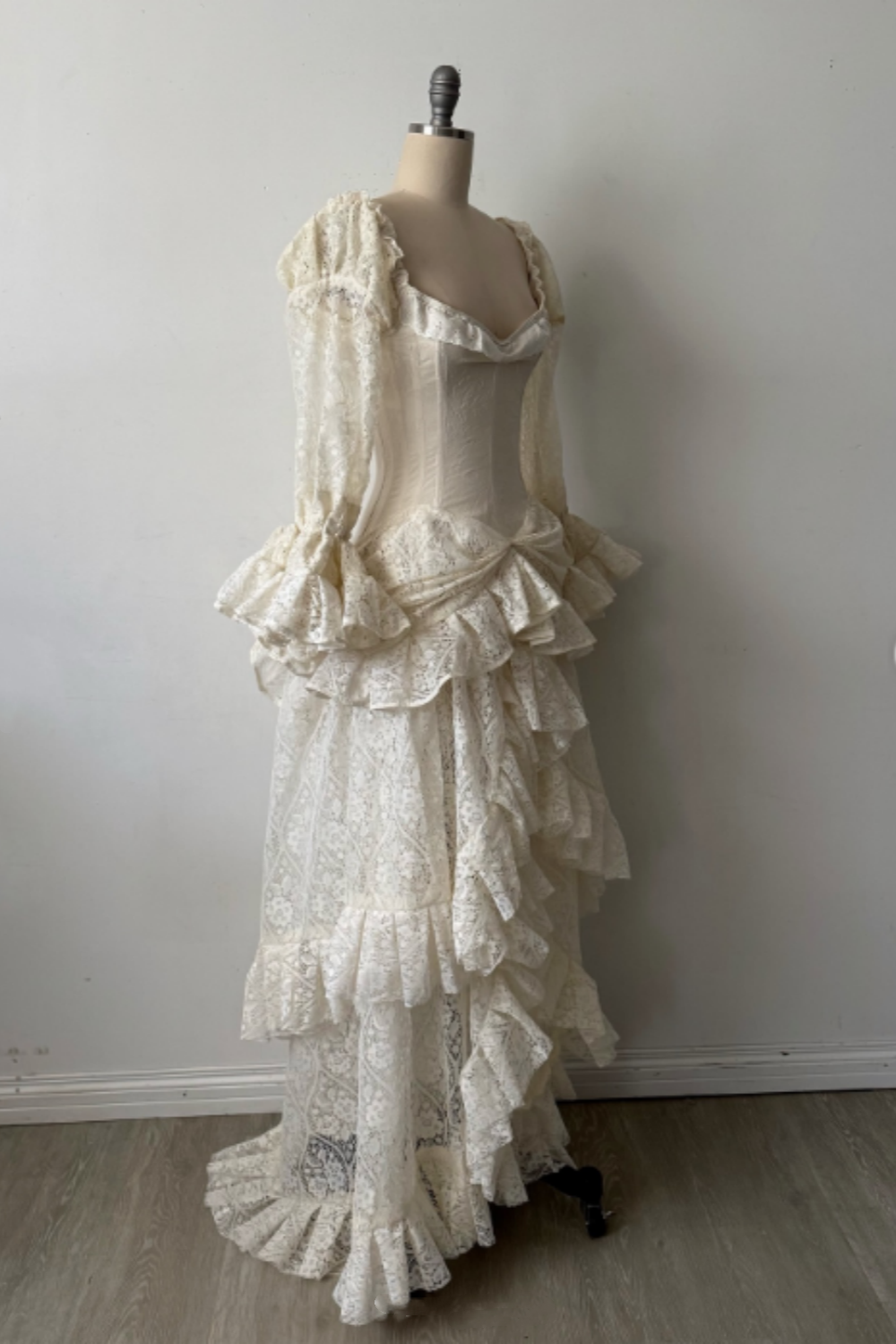 NiceVestidos - Robe de bal à manches longues, longue et exquise, en dentelle NV6031