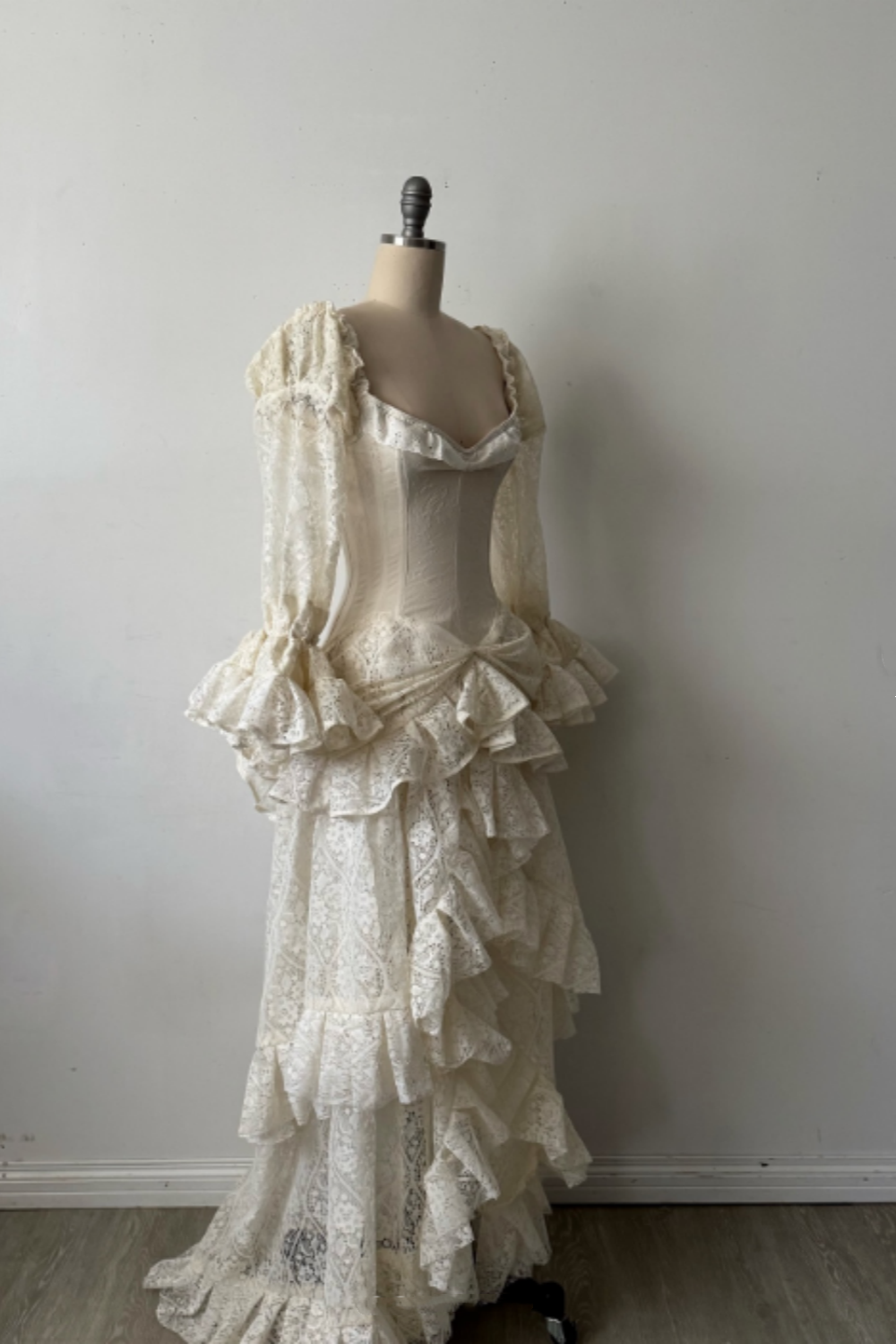 NiceVestidos - Robe de bal à manches longues, longue et exquise, en dentelle NV6031