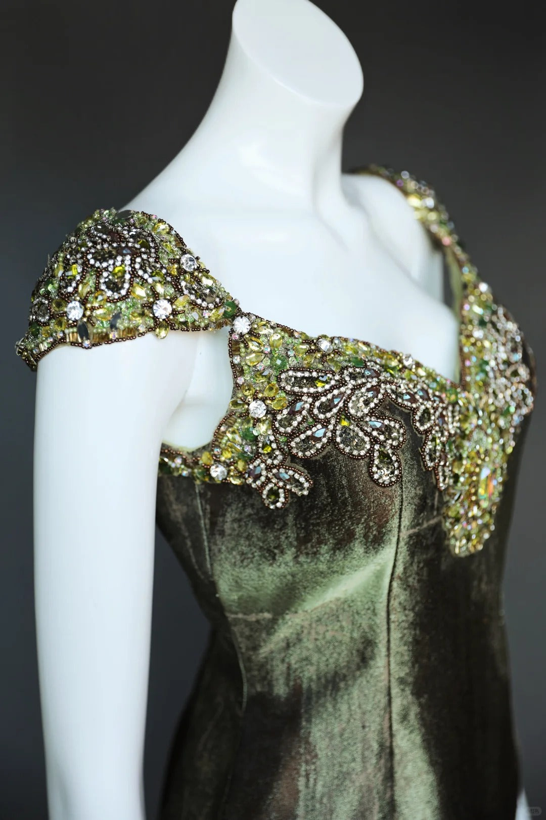 🌿Moss Green Short Satin Beaded Homecoming Dress Birthday Dress nv5141