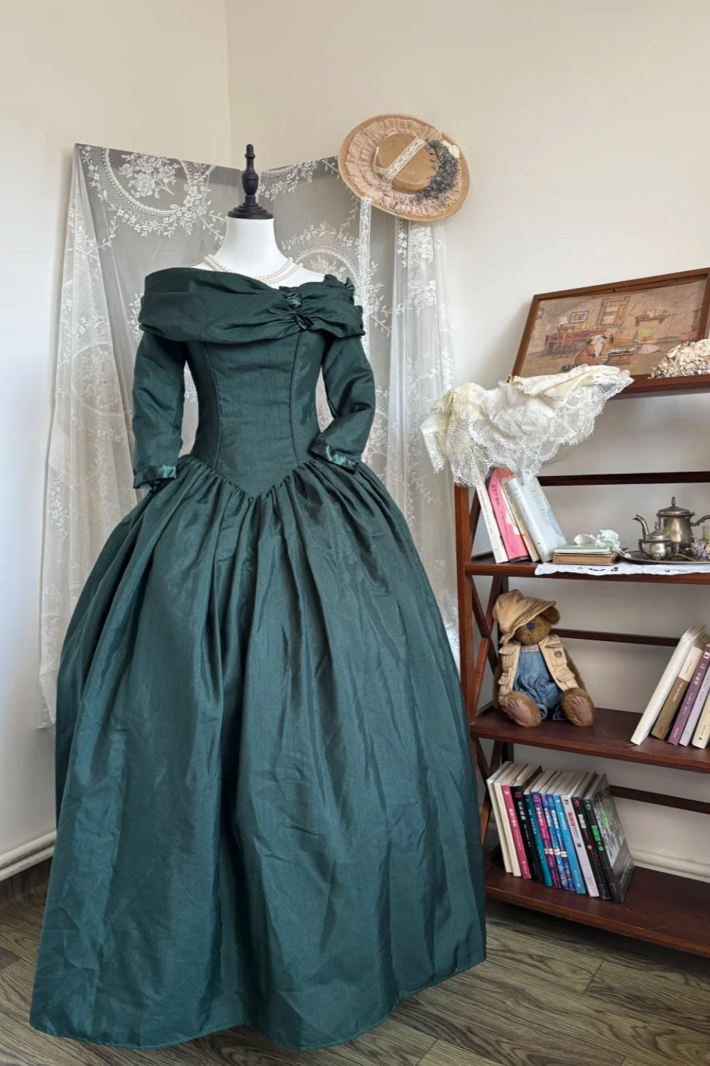 Robe de bal victorienne rétro vert foncé à épaules dénudées et manches gigot - Robe de bal à thème et cosplay NV6364