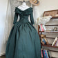 Robe de bal victorienne rétro vert foncé à épaules dénudées et manches gigot - Robe de bal à thème et cosplay NV6364