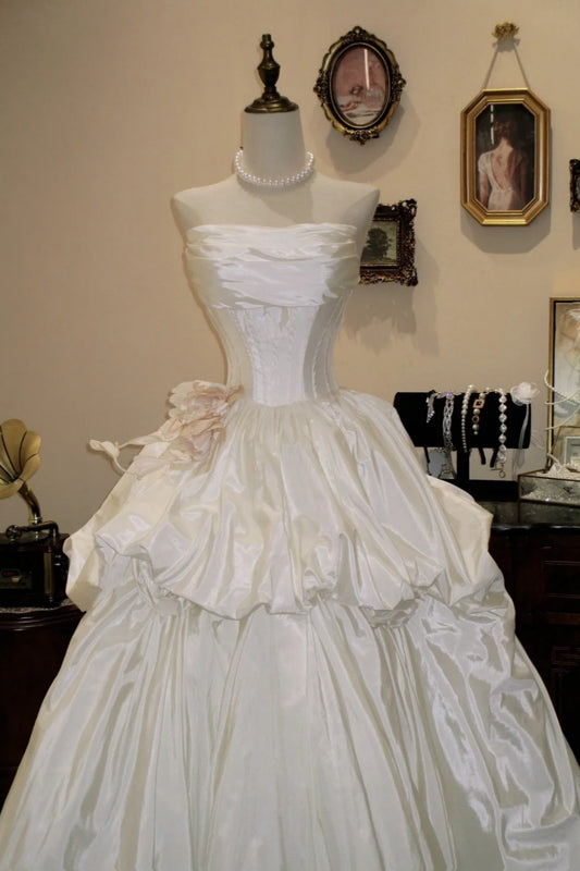 Robe de bal bustier en satin blanc ornée de fleurs, style vintage NV6552