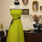 Robe de soirée jaune vif sans bretelles avec détails en dentelle noire NV6548