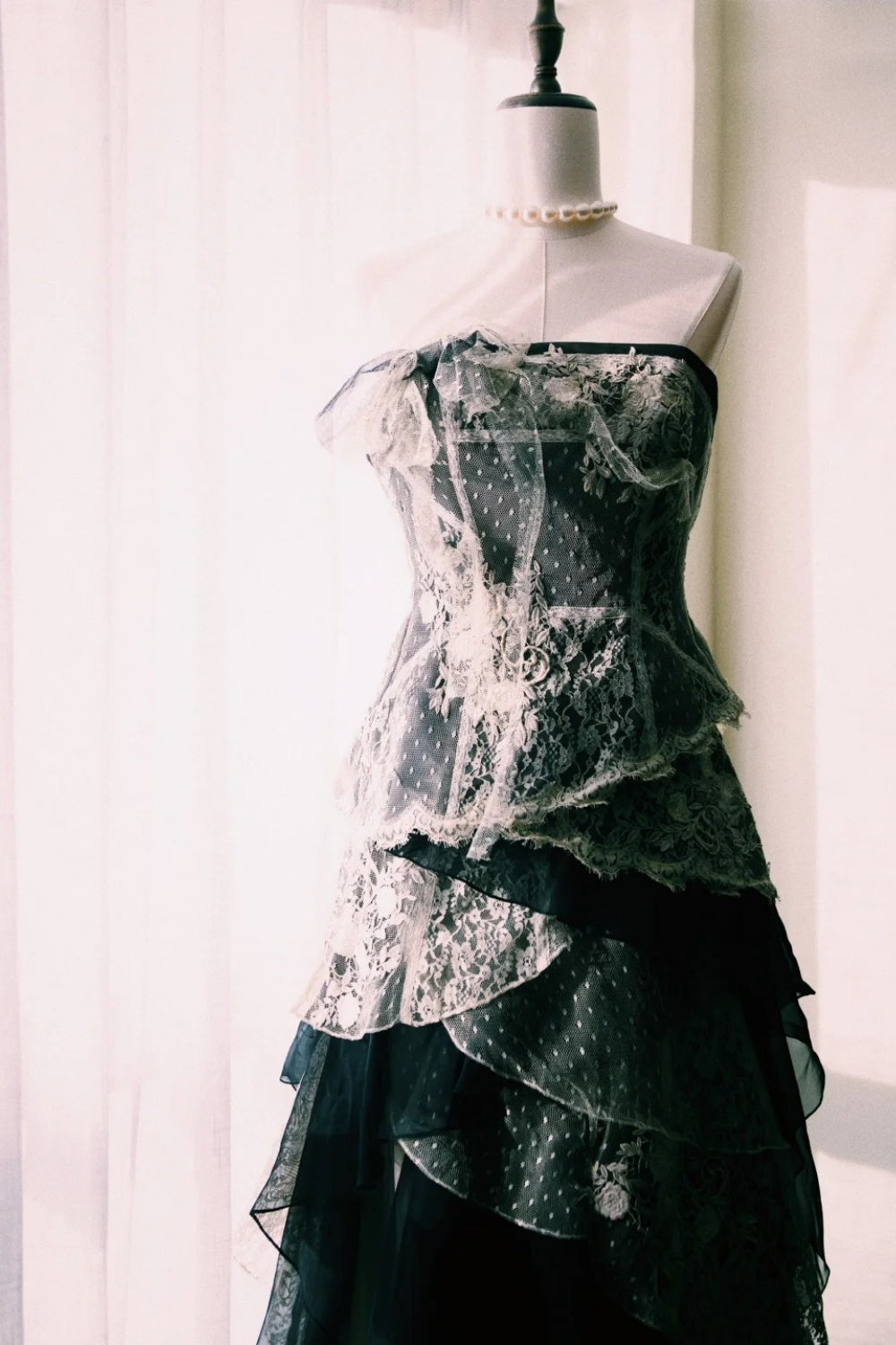 Robe de soirée vintage exquise en dentelle longue et tulle NV6610