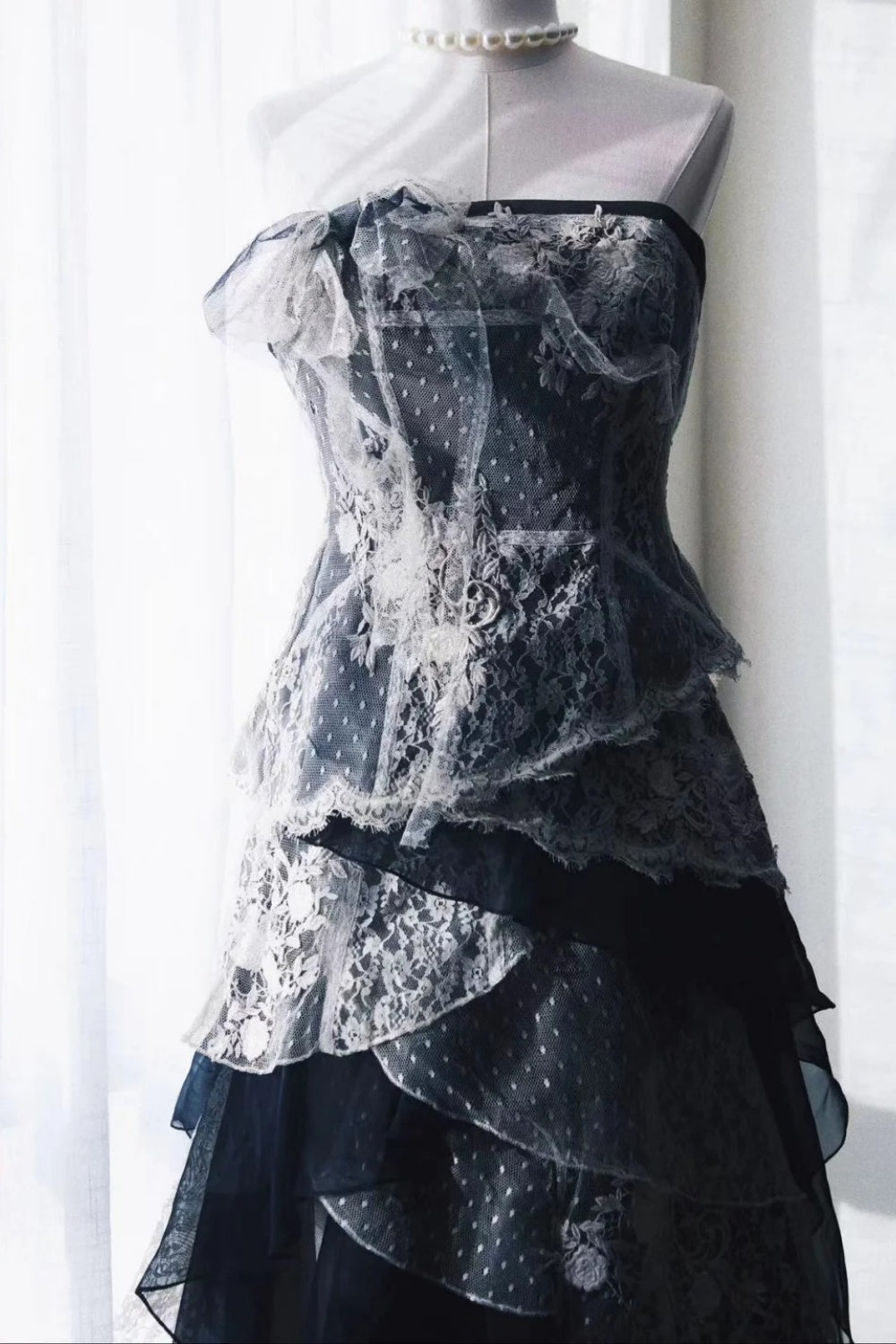 Robe de soirée vintage exquise en dentelle longue et tulle NV6610