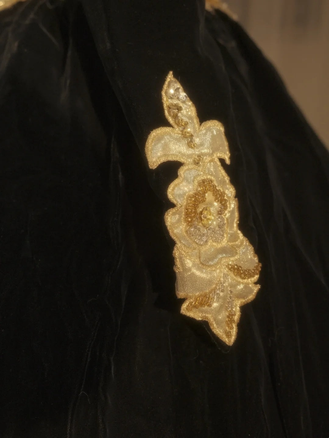 NiceVestidos--Vintage Dress, Golden, Superb, Top-Grade, Gorgeous, Hand-Embroidered, Heavily Beaded Dress, Romantic Fantasy, Baroque Period, Magnificent Wedding Dress, Ball Gown NV5854