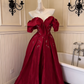 Robe de bal rétro bordeaux - Robe longue de soirée à épaules dénudées, manches bouffantes, perles et traîne florale NV6825