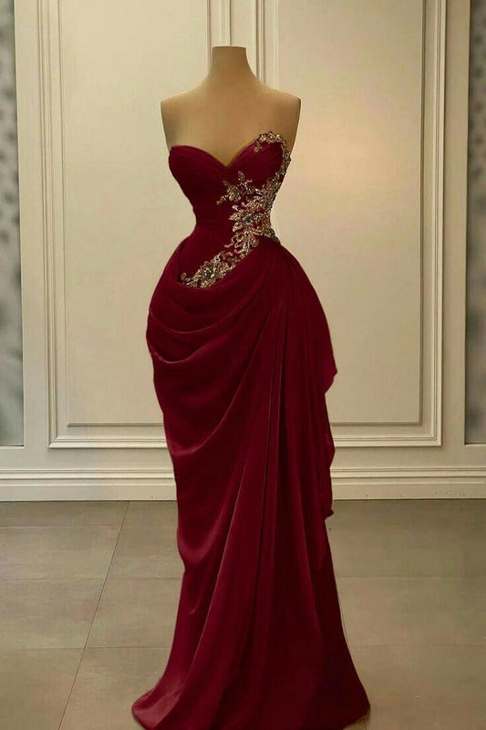Robe longue en velours bordeaux ornée de délicates perles NV6687