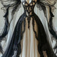 Robe gothique longue en tulle et dentelle noire et blanche à empiècements et manches papillon, modèle NV6172