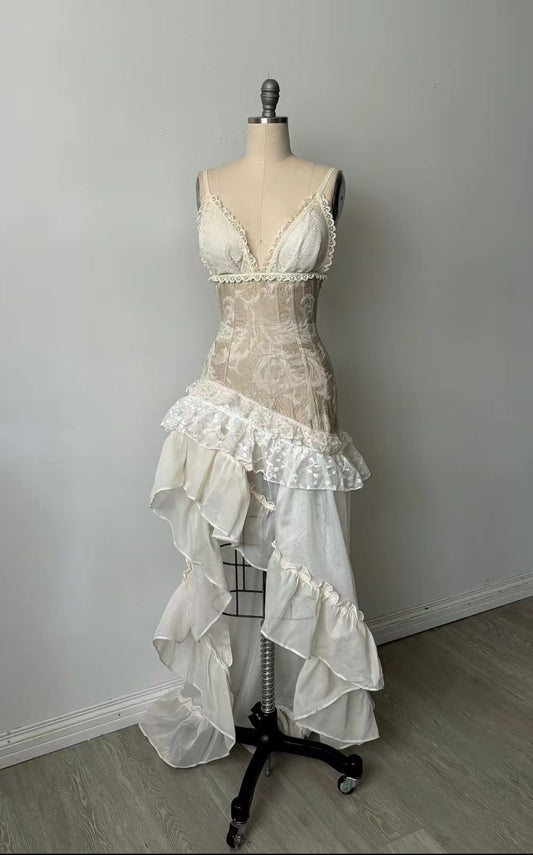 Robe asymétrique à volants, col en V, en dentelle blanc cassé NV6249