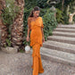 Elegantes, korallen-orangefarbenes, einschultriges, gerüschtes, langes Ballkleid, Abendkleid für Hochzeitsgäste mit gerüschtem Saum, NV2648