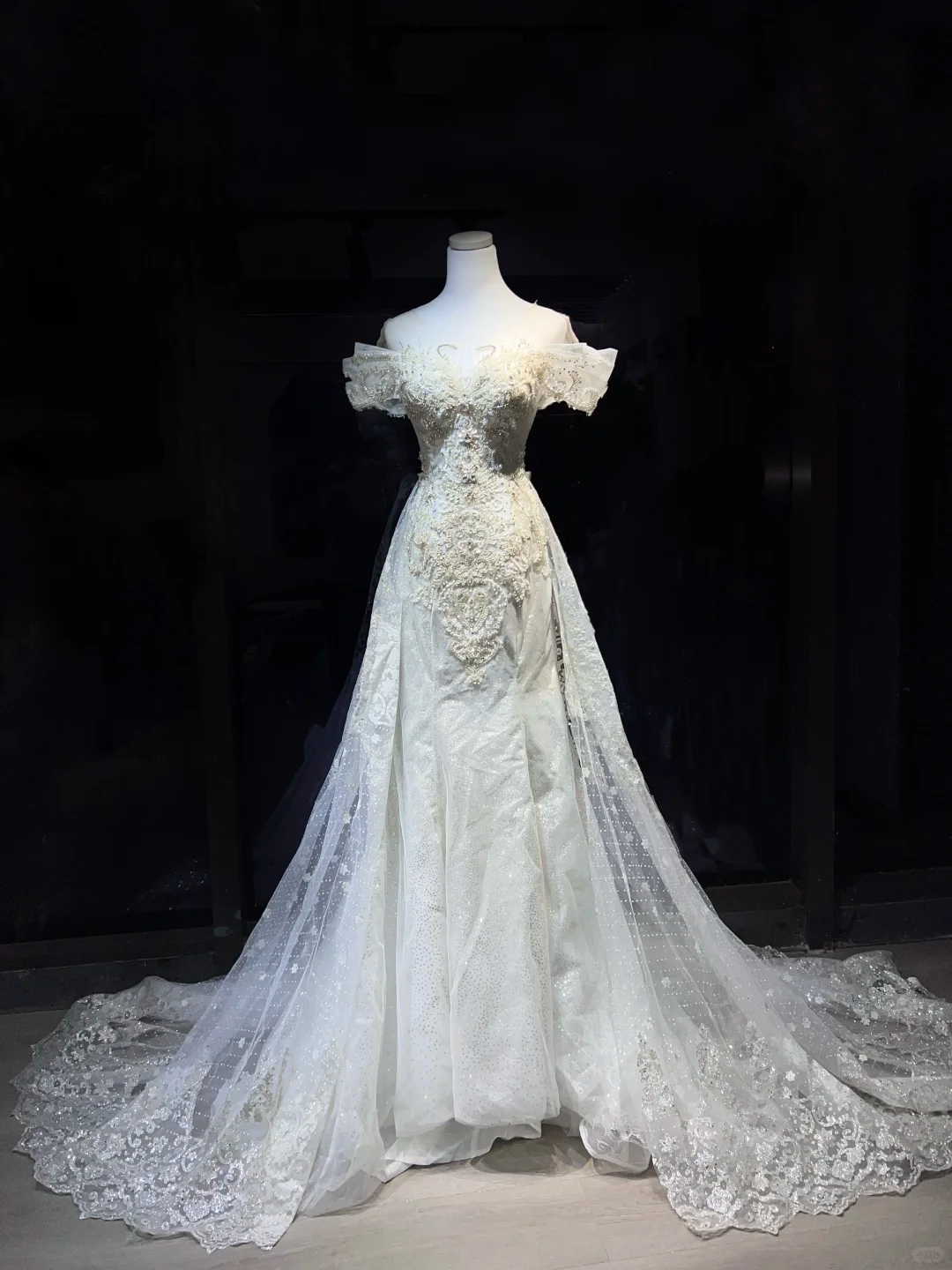 Off Shoulder White Mermaid Wedding Gown Lace Appliques Hand Beading Sparkle Tulle Long Train  NV7049