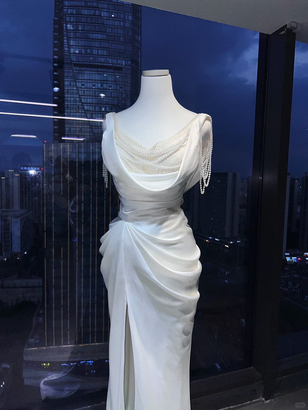 White Satin Cowl Neck Mermaid Evening Gown Pearl Chain Tassel Draped Ruched High Slit Prom Dress  NV7004