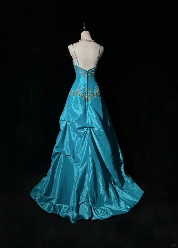 Blue Sweetheart Neck Applique A-Line Spaghetti Straps Satin Beaded Long Ball Gown Evening Dress nv3762