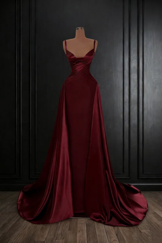 Robe de soirée minimaliste en satin bordeaux à fines bretelles et traîne drapée NV6782