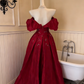 Robe de bal rétro bordeaux - Robe longue de soirée à épaules dénudées, manches bouffantes, perles et traîne florale NV6825