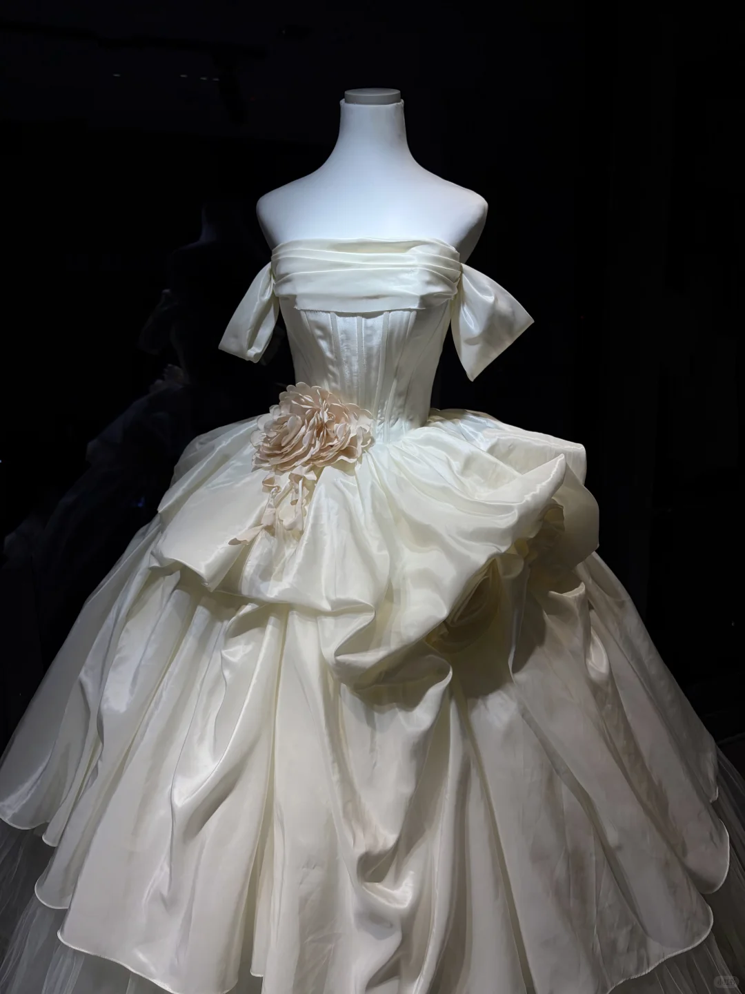 Cream 3D Rose Satin Tulle Long Evening Gown Strapless Puffy Ball Gown Prom Dress  NV7068