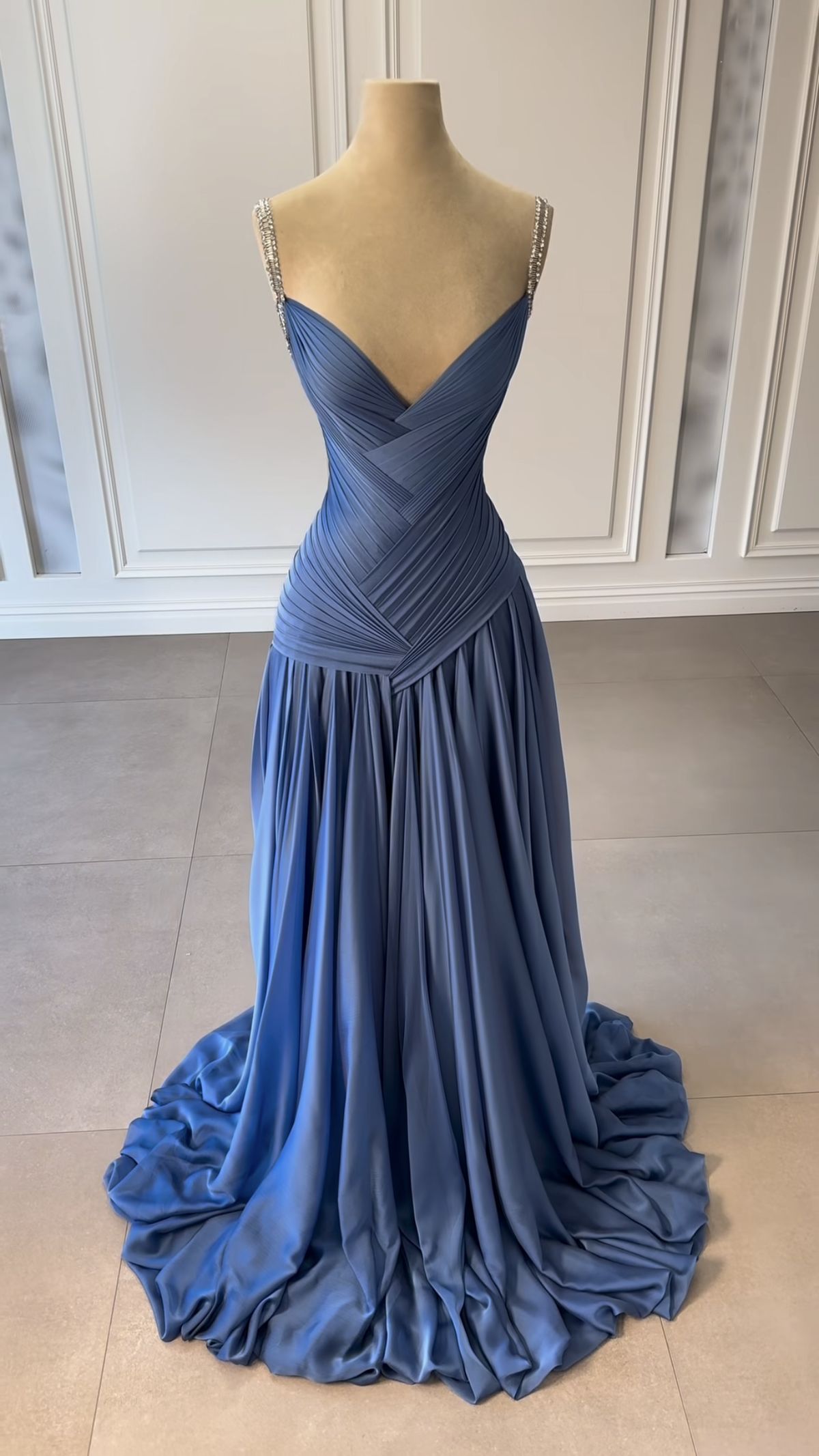 NiceVestidos-_ Evening Gown Blue Satin Floor-Length Evening Gown NV5951