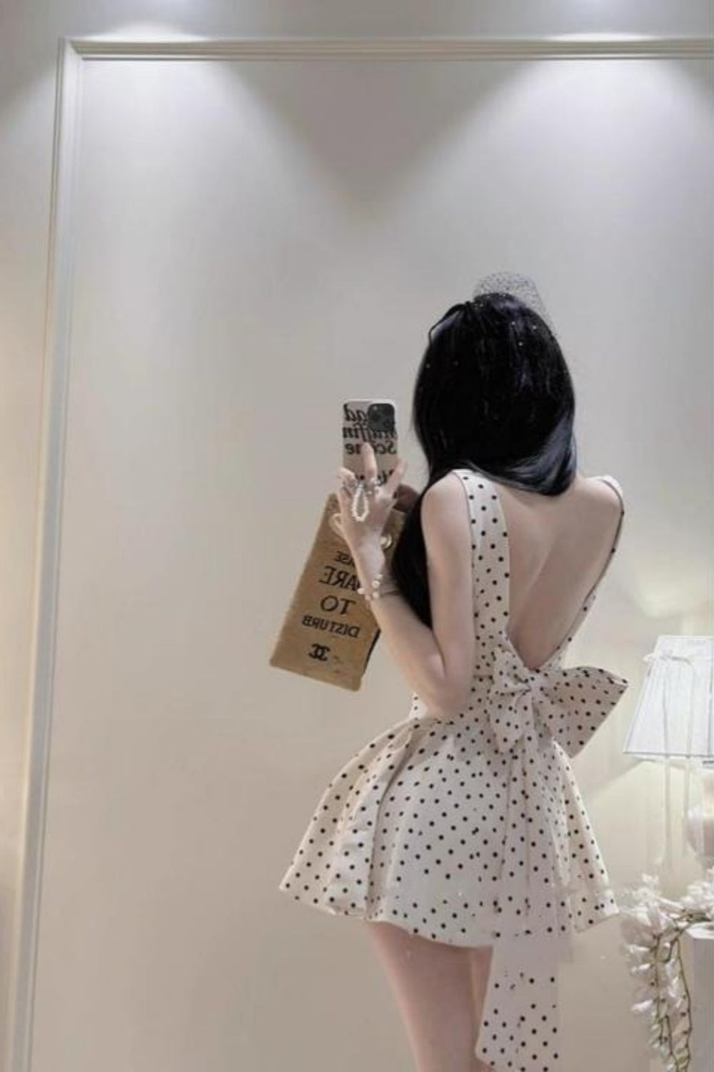 Robe courte beige à pois et fines bretelles - Col carré et nœud dans le dos - Idéale pour une soirée, un rendez-vous ou une soirée légère NV6809