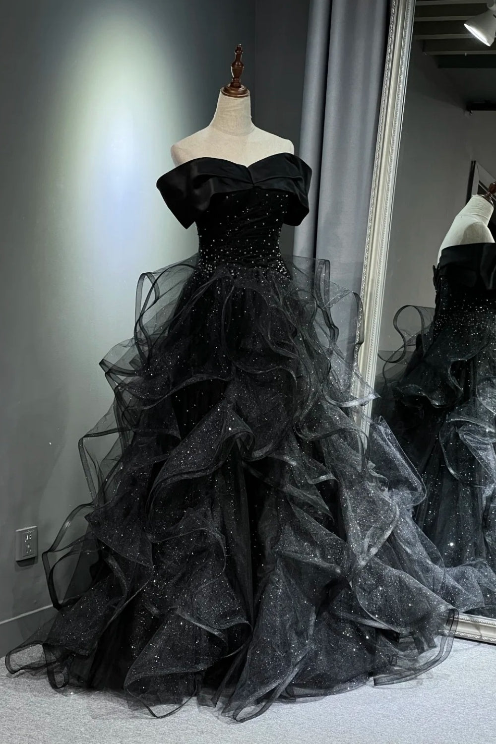 Robe de bal longue en tulle noir scintillant NV6629