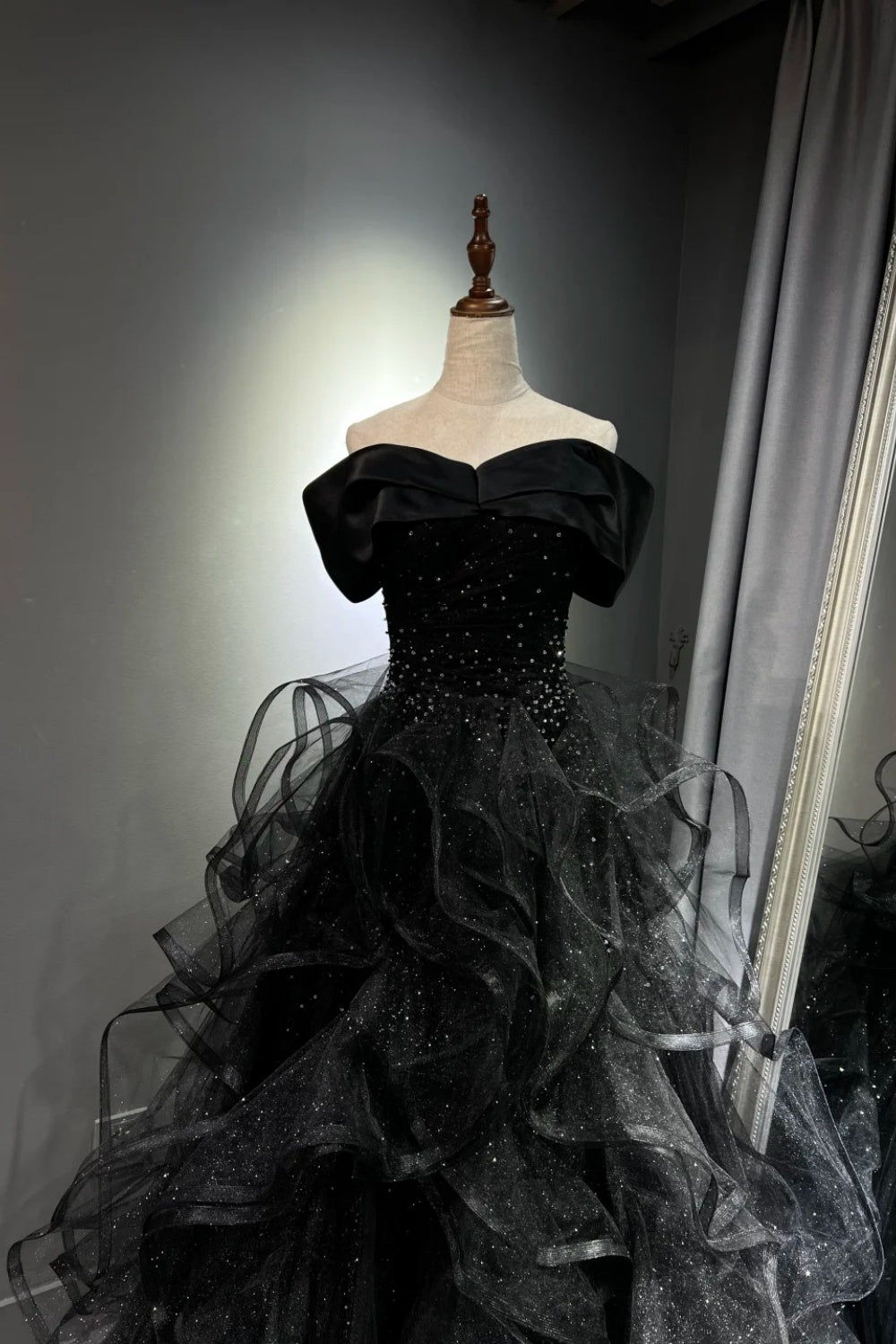 Robe de bal longue en tulle noir scintillant NV6629