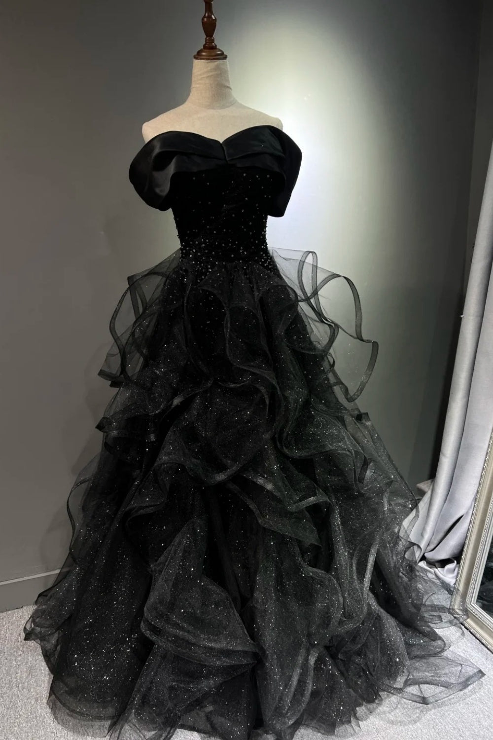 Robe de bal longue en tulle noir scintillant NV6629